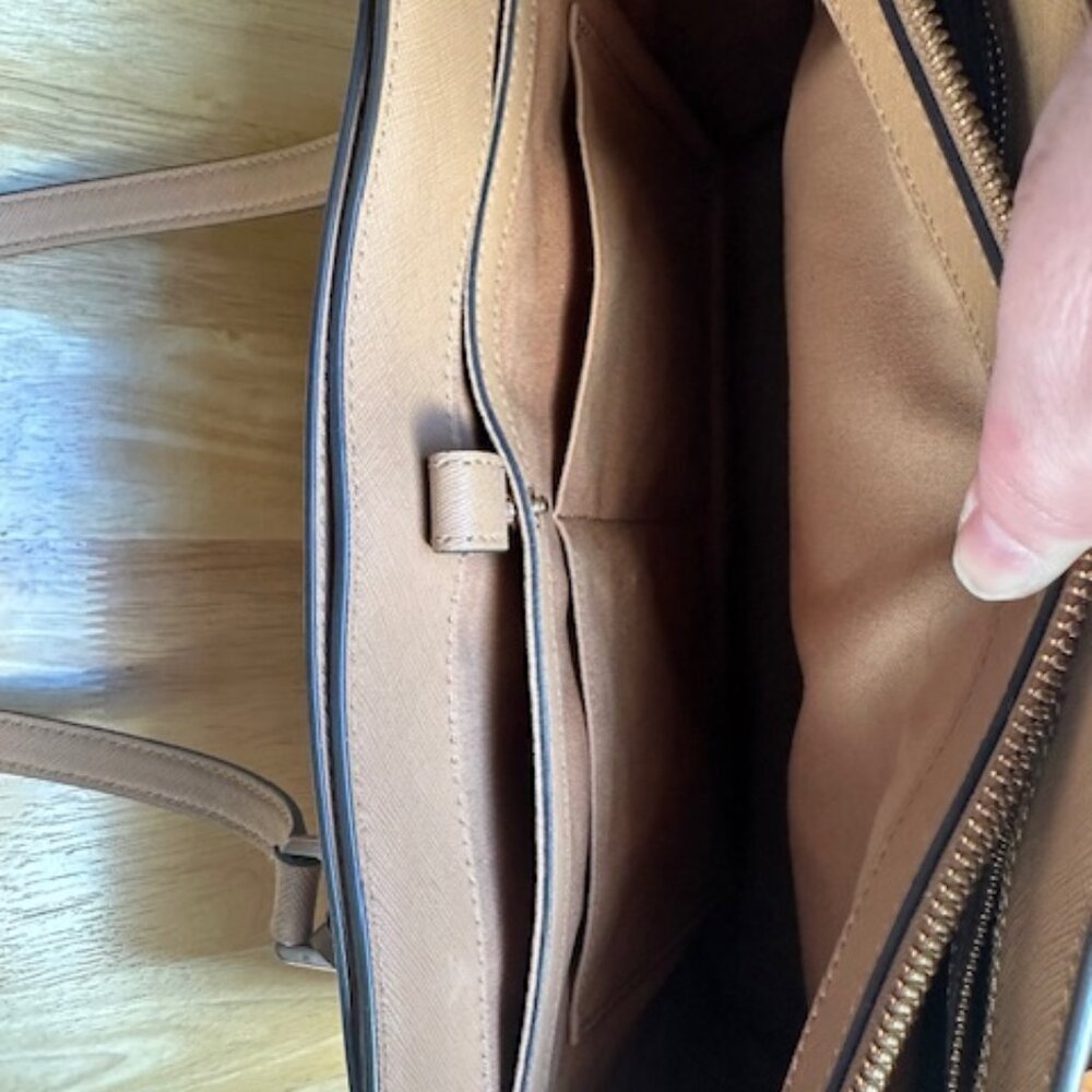 Tory Burch Tan Leather Tote Bag - Picture 11 of 13